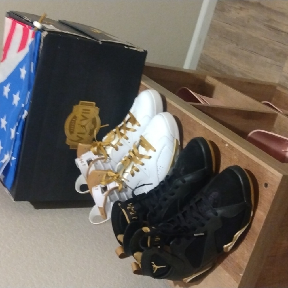 Air Jordan Golden Moment Pack